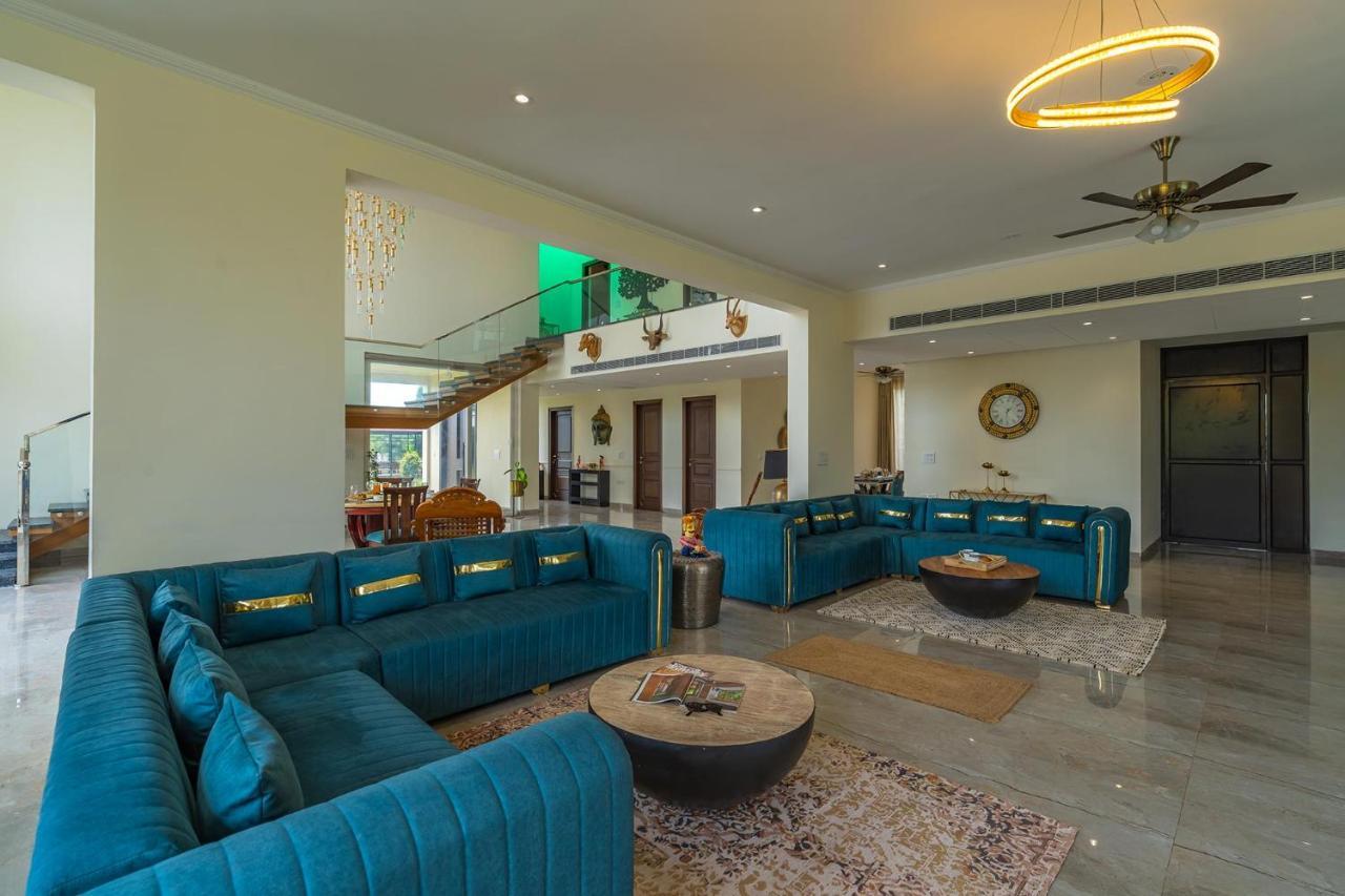 Stayvista At Blanc Belle With Outdoor Pool Sohna Exteriör bild